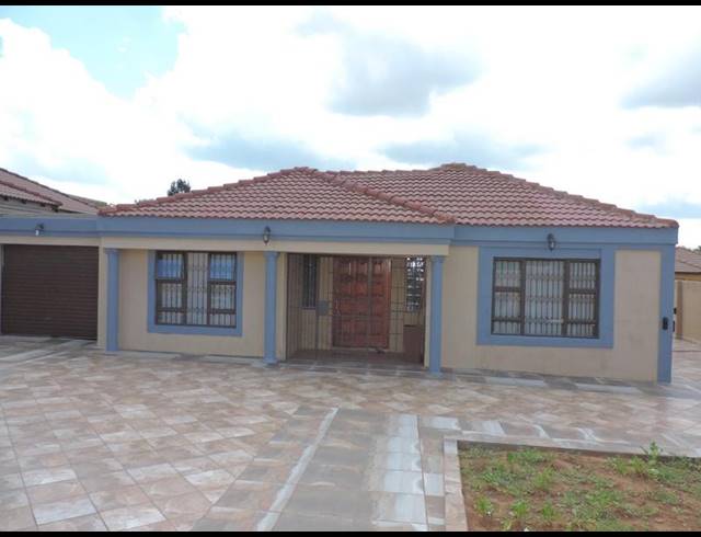 3 BEDROOM HOUSE FOR SALE IN BIRCH ACRES